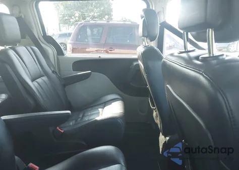 2011 Chrysler Town & Country Touring-L из США, поврежденный, VIN 2A4RR8DG1BR630681